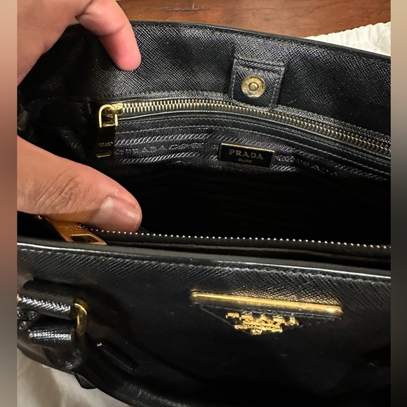 PRADA Medium Galleria Saffiano leather bag - Picture 11 of 16